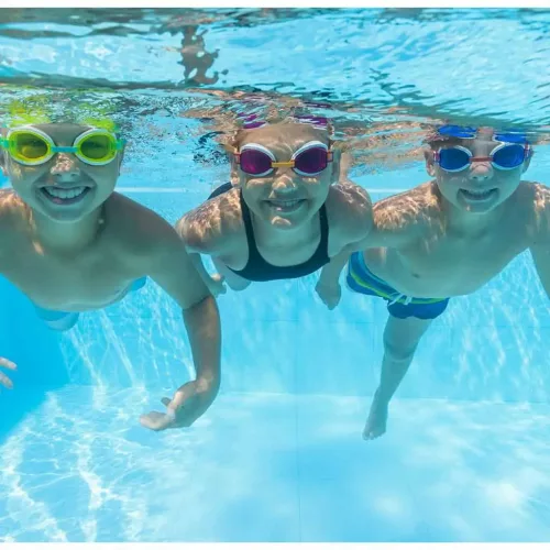 Bestway Aqua Burst Essential™ úszószemüveg 7 éves kortól, többféle színben 1db