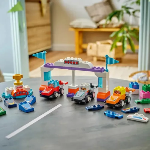 LEGO DUPLO F1 versenyautók és pilóták 10445