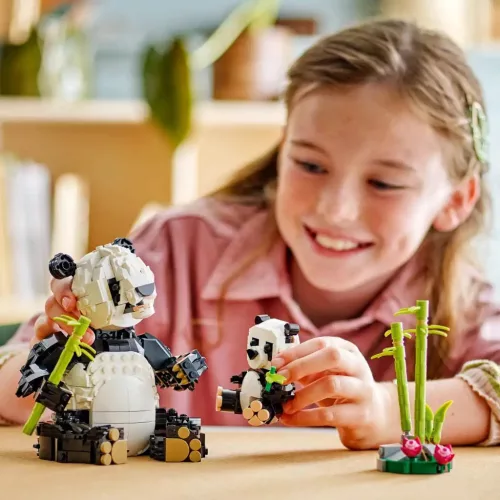 LEGO® Creator Vadállatok Pandacsalád (31165)