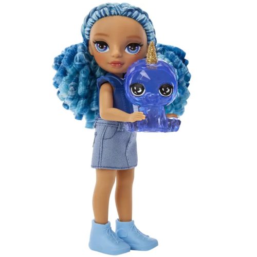 Rainbow High: Sapphire kistesó baba kiegészítőkkel