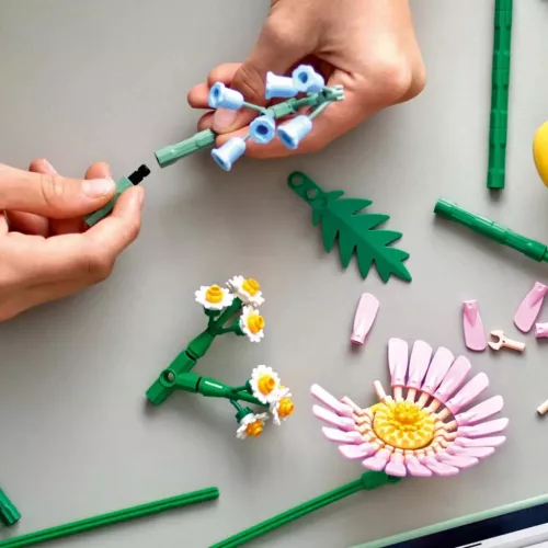 LEGO Botanicals Napsárga virágcsokor 10347