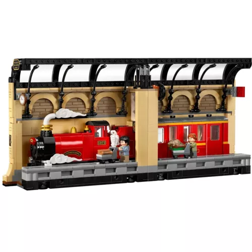 LEGO® Harry Potter: Könyvkuckó: Roxfort™ expressz (76450)