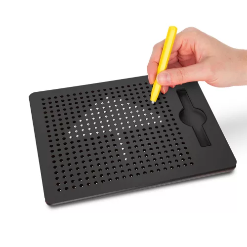 Mágneses rajztábla golyókkal és tollal