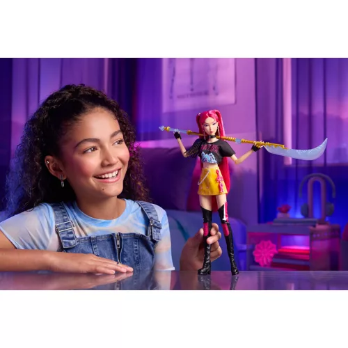 K-Pop Démonvadászok Mira divatbaba fegyverrel – Mattel